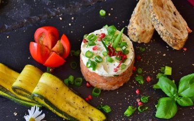 Le Tartare de Saumon, façon Thaï Condiment Pesto Roquette & Tartare de légumes !